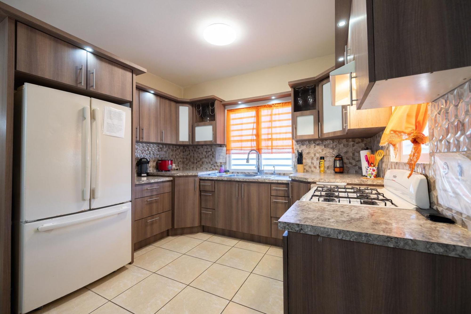 イサベラ Arenales Vacational Houseヴィラ エクステリア 写真